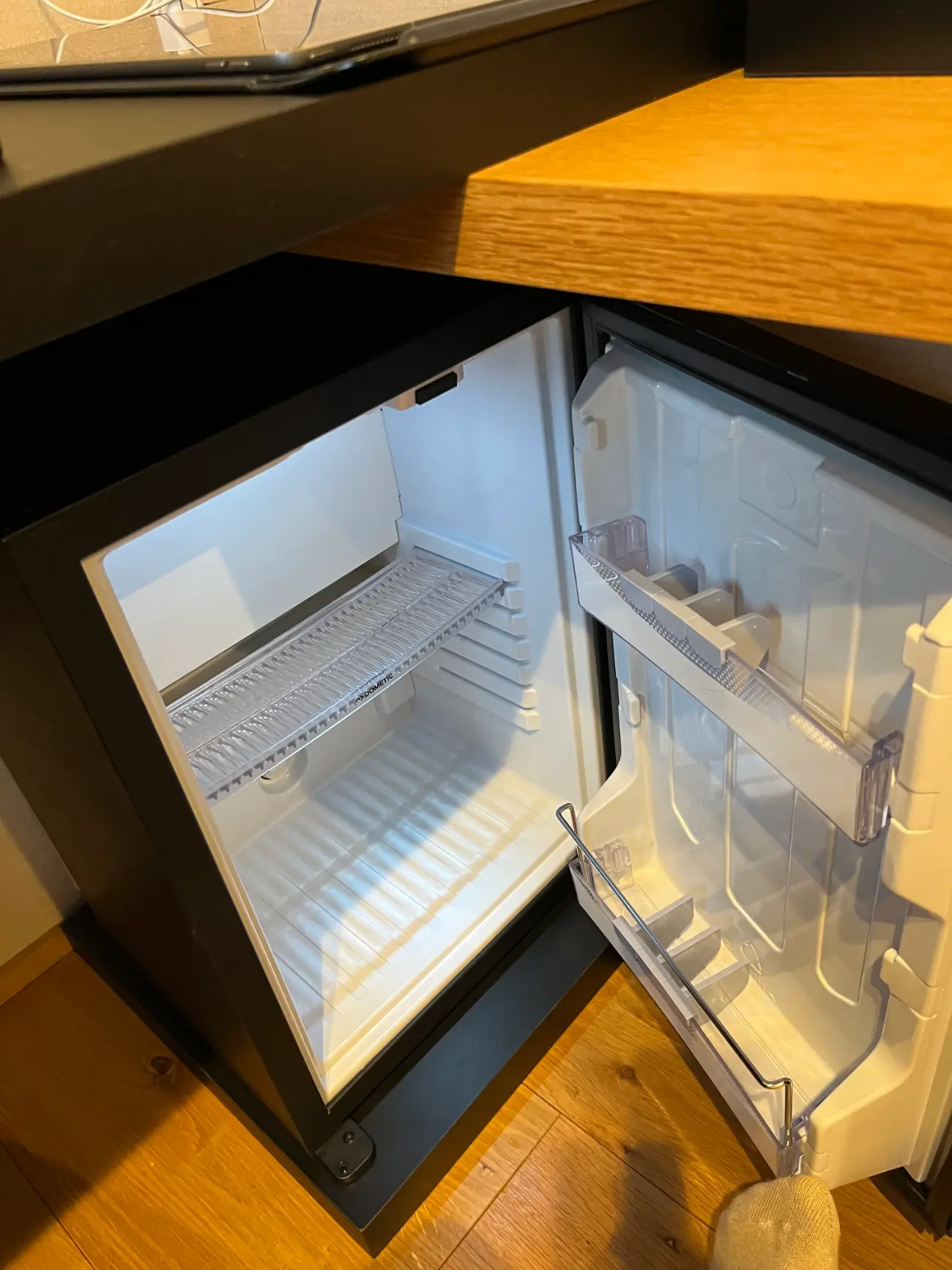 部屋に備え付けの冷蔵庫