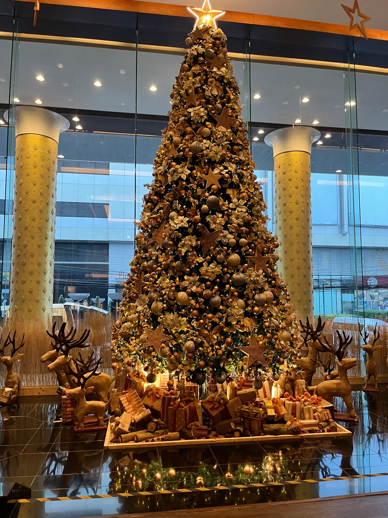 黄金のクリスマスツリー